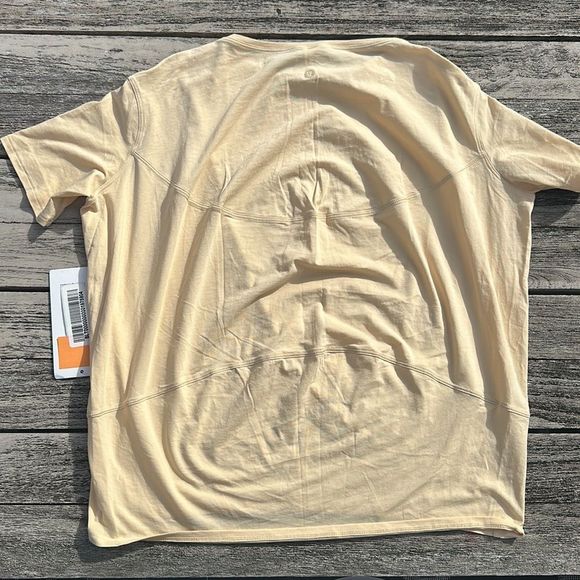 Lululemon Back in Action Short Sleeve Shirt Prosecco Size 4 NWT - Picture 6 of 6